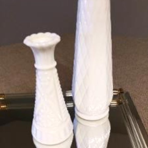 Pair Of Milk Glass Bud Vases - Picture 3 of 3